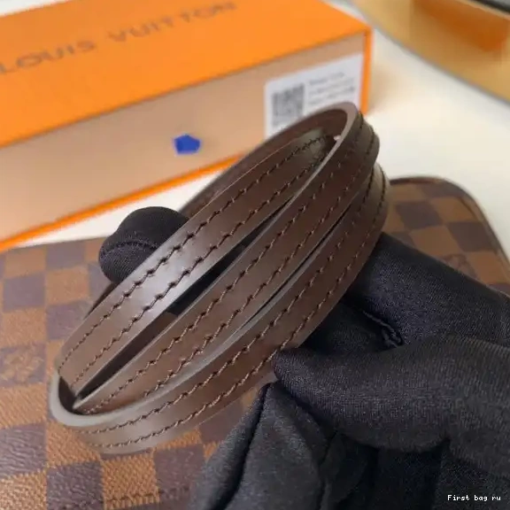 Frstbag ru Vuitton POCHETTE ACCESSOIRES Louis 0707